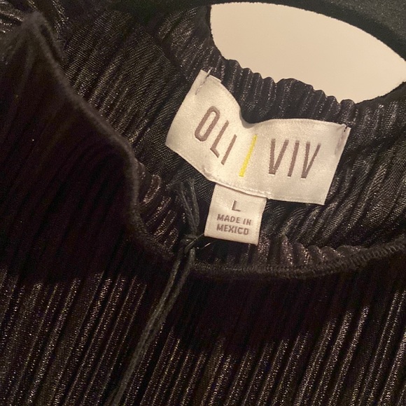 Beautiful sleeveless top - Picture 2 of 3